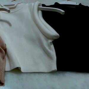 Top and 3 diferent color the price is debatable brand new